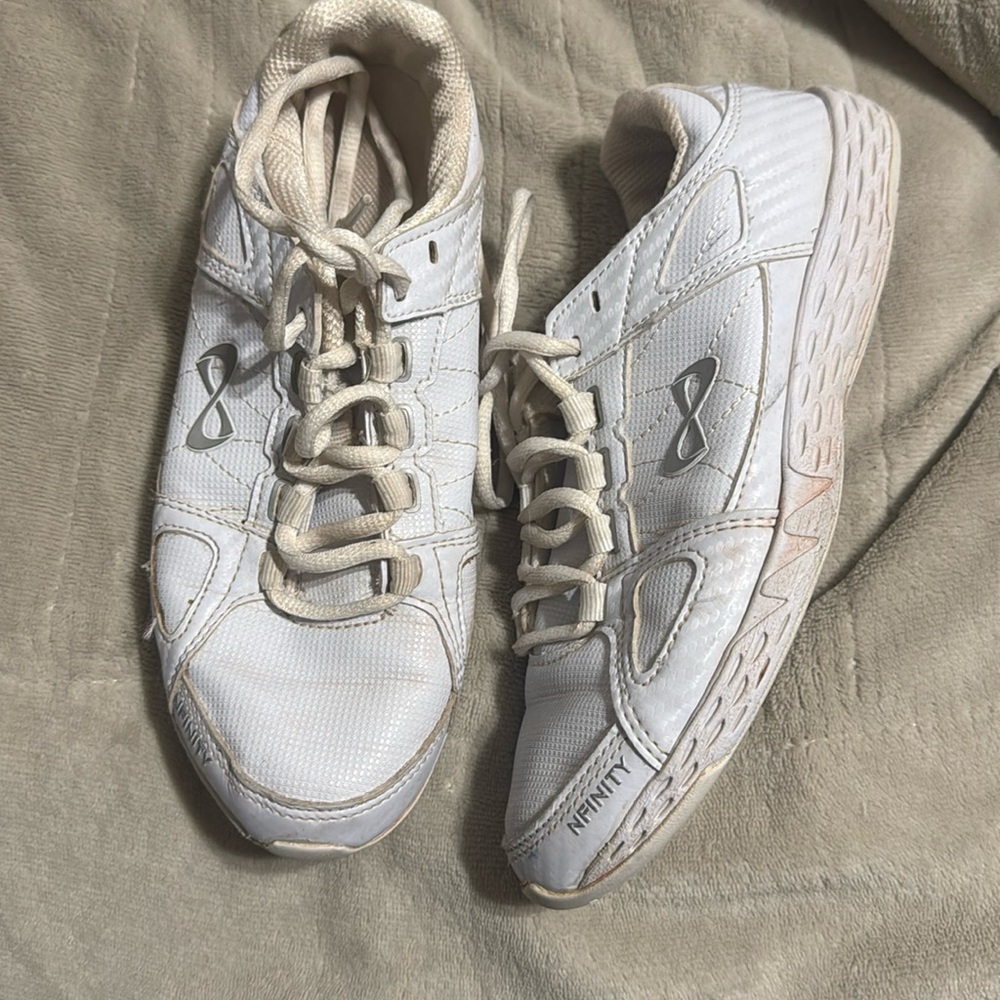 Nfinity Rival White Cheer Shoe Size 6